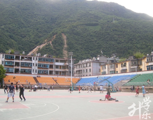 桂林陽朔西街外國語學(xué)校